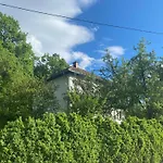 Sarajevo Apartment Green Oasis - Free Parking, Fruit Garden, Gratis Fruit, Bbq, Capacity Max 4 People