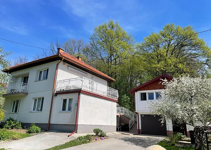 Sarajevo Apartment Green Oasis - Free Parking, Fruit Garden, Gratis Fruit, Bbq, Capacity Max 4 People